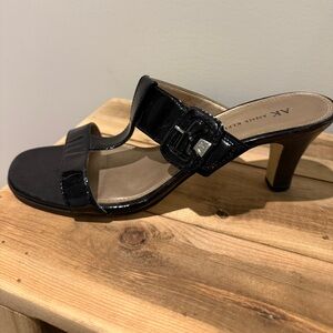 Anne Klein Black Patent Leather Slip On Sandals